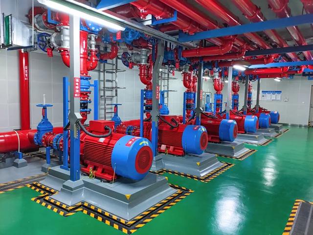 一起來看看"安裝之星+魯班獎",還有懸空式冷卻塔的機電安裝現(xiàn)場吧